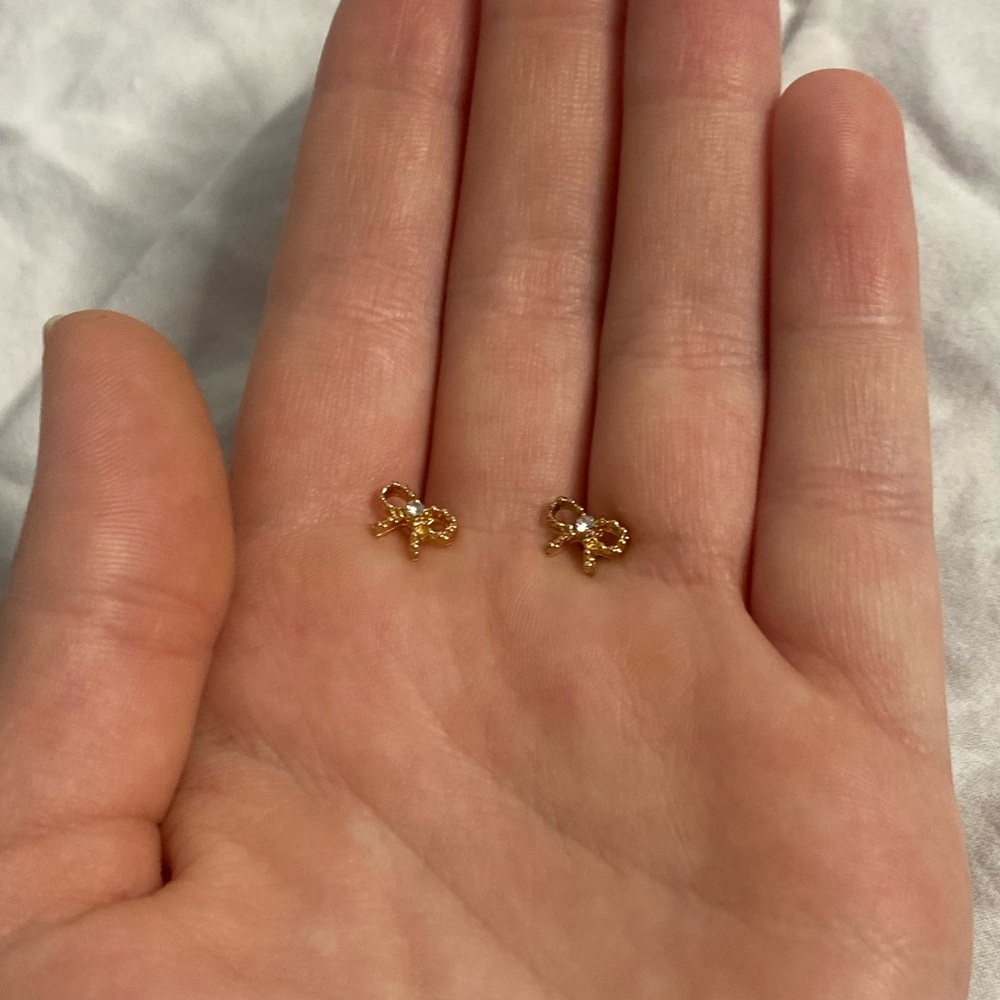 🖤Gold bow earrings🖤